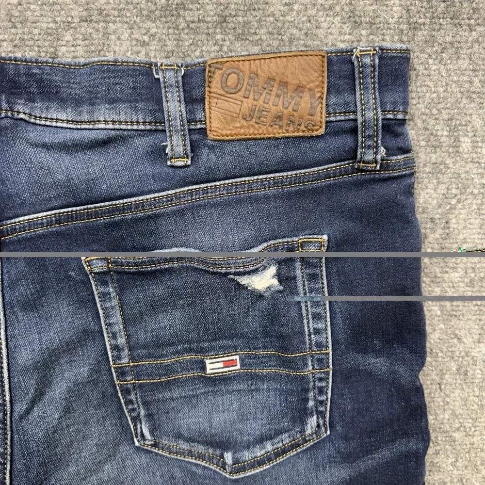 Tommy Hilfiger Jean Denim Shorts Men's size 38 38x8 distressed